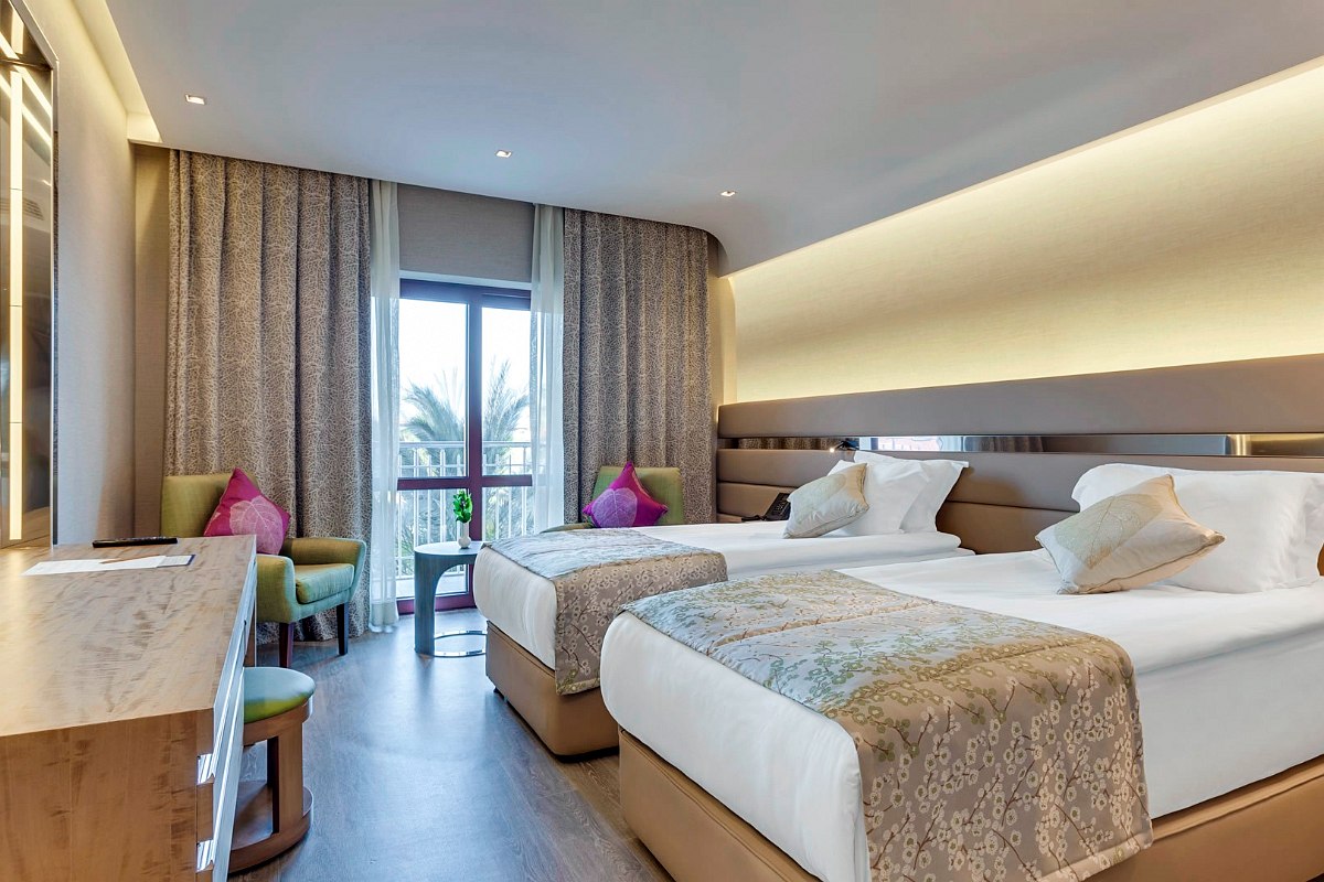 Großes Familienzimmer mit Verbindungstür im Calimera Club Grand Aqua